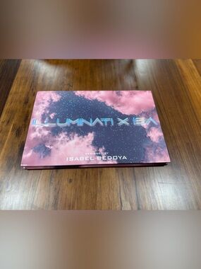 ILLUMINATI x ISA Eyeshadow Palette NEW